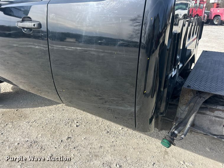 image for item FC5191 2011 GMC Sierra 3500HD Ext. Cab pickup truck cab and chassis