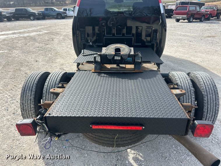 image for item FC5191 2011 GMC Sierra 3500HD Ext. Cab pickup truck cab and chassis