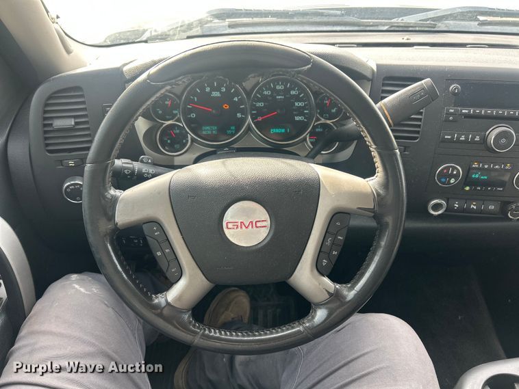 image for item FC5191 2011 GMC Sierra 3500HD Ext. Cab pickup truck cab and chassis