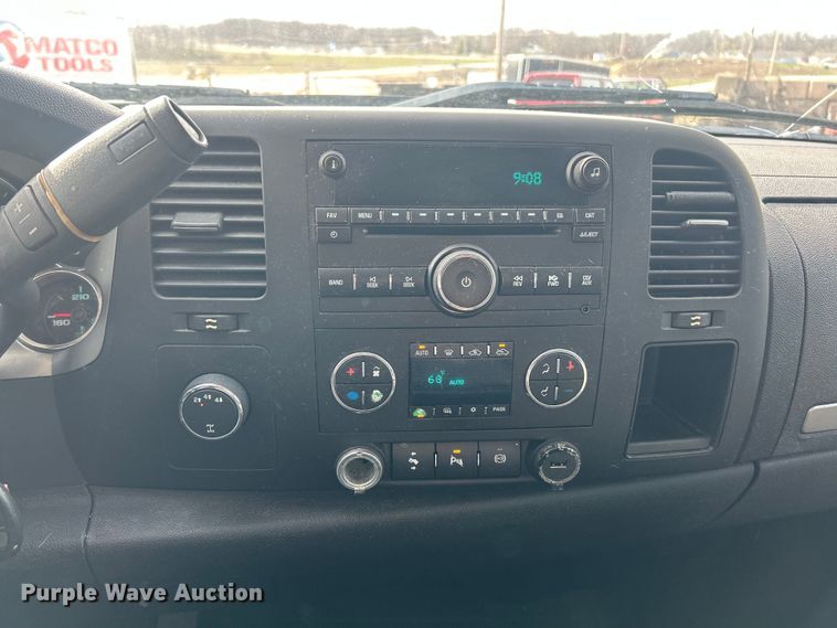 image for item FC5191 2011 GMC Sierra 3500HD Ext. Cab pickup truck cab and chassis