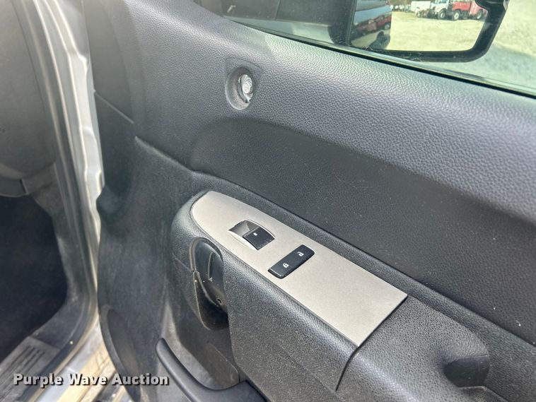 image for item FC5191 2011 GMC Sierra 3500HD Ext. Cab pickup truck cab and chassis