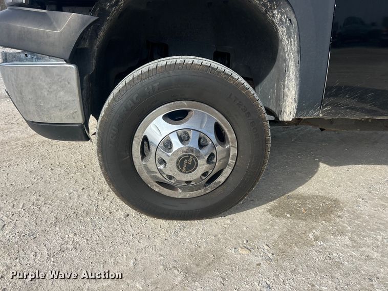 image for item FC5191 2011 GMC Sierra 3500HD Ext. Cab pickup truck cab and chassis