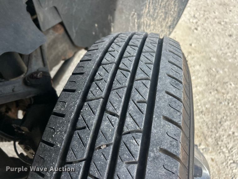 image for item FC5191 2011 GMC Sierra 3500HD Ext. Cab pickup truck cab and chassis