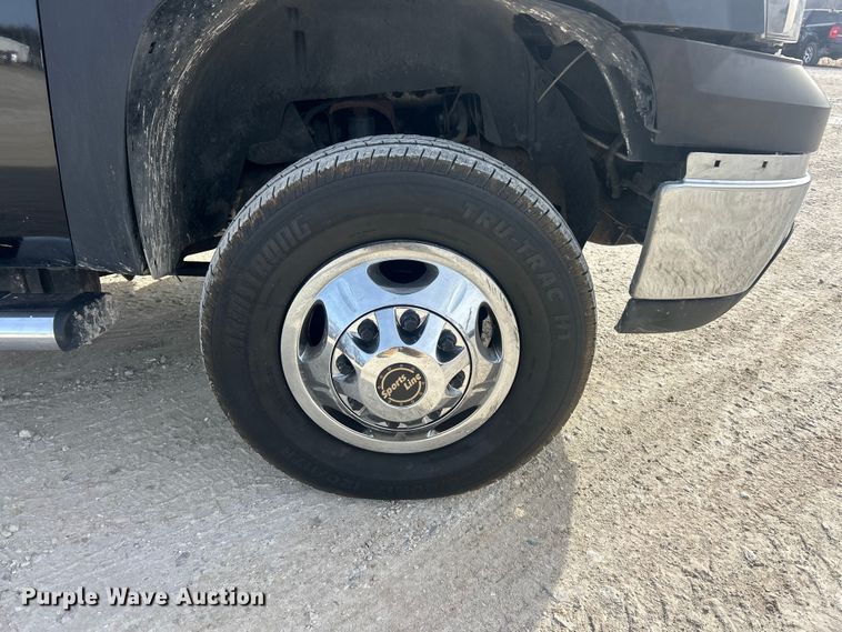 image for item FC5191 2011 GMC Sierra 3500HD Ext. Cab pickup truck cab and chassis