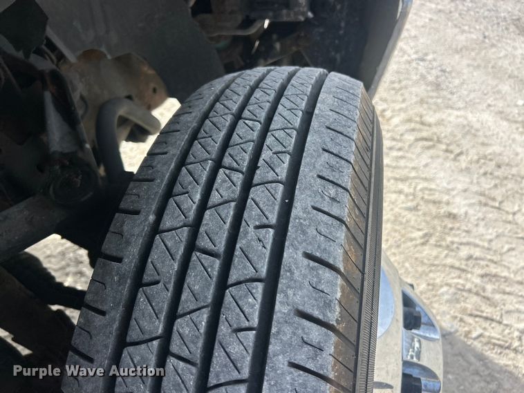 image for item FC5191 2011 GMC Sierra 3500HD Ext. Cab pickup truck cab and chassis