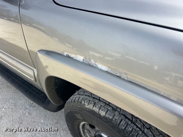 image for item FC5192 2003 Chevrolet Suburban  SUV