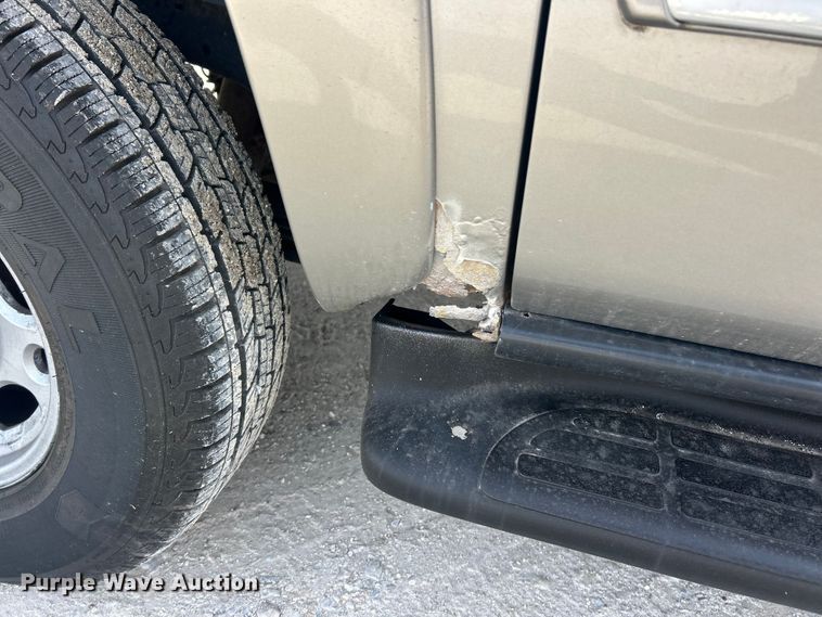 image for item FC5192 2003 Chevrolet Suburban  SUV