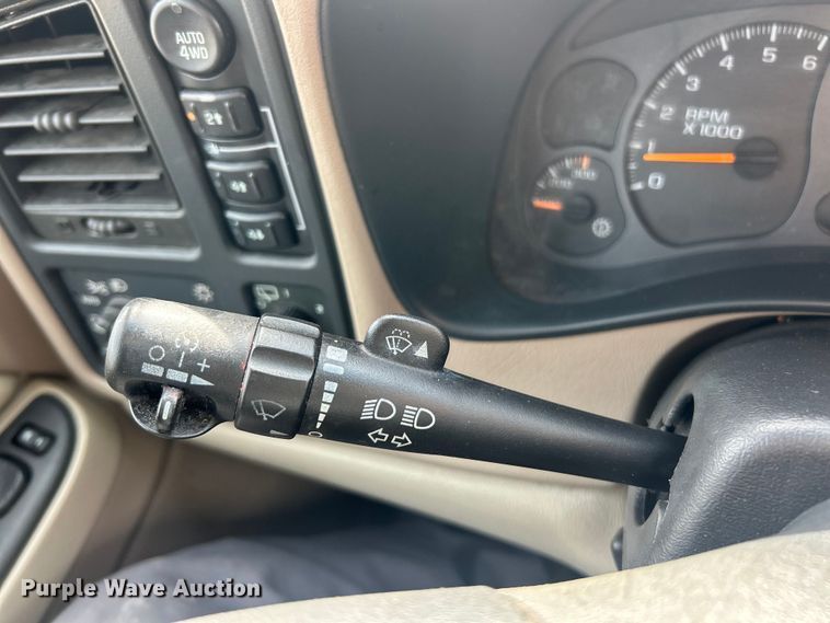 image for item FC5192 2003 Chevrolet Suburban  SUV