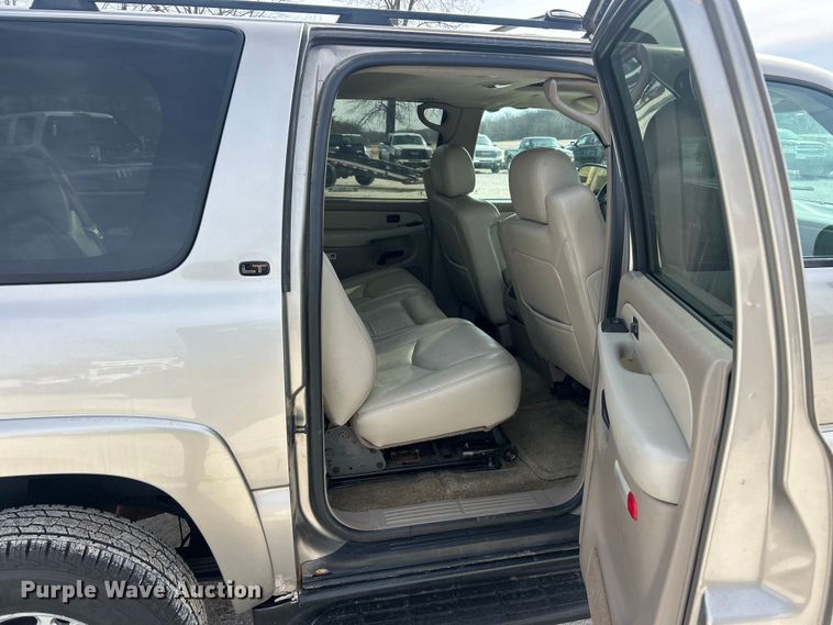 image for item FC5192 2003 Chevrolet Suburban  SUV
