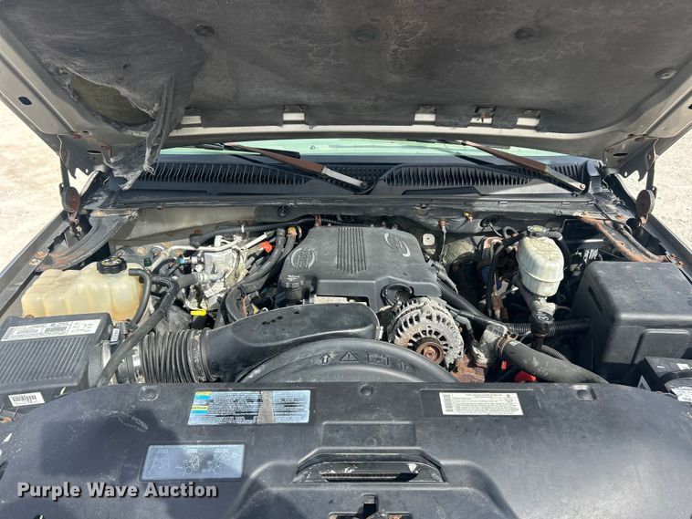 image for item FC5192 2003 Chevrolet Suburban  SUV