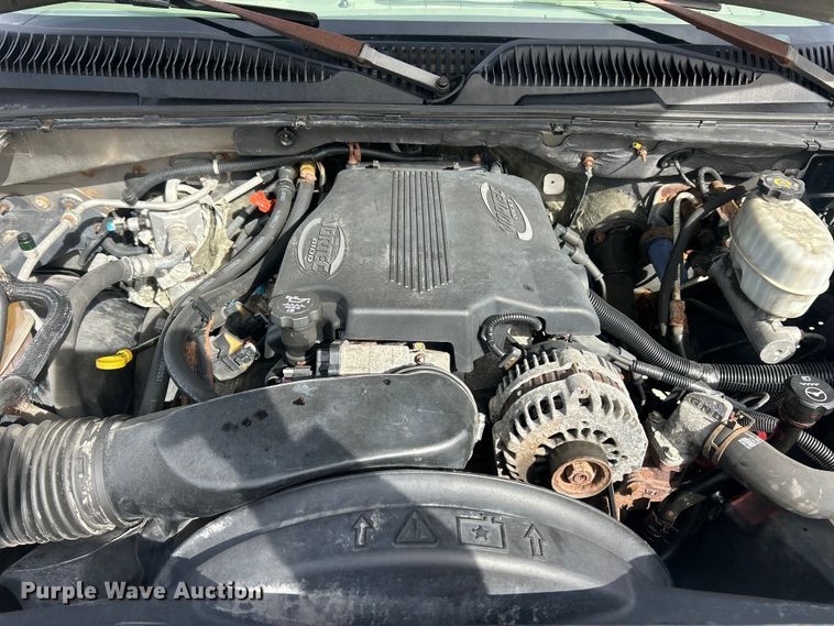 image for item FC5192 2003 Chevrolet Suburban  SUV