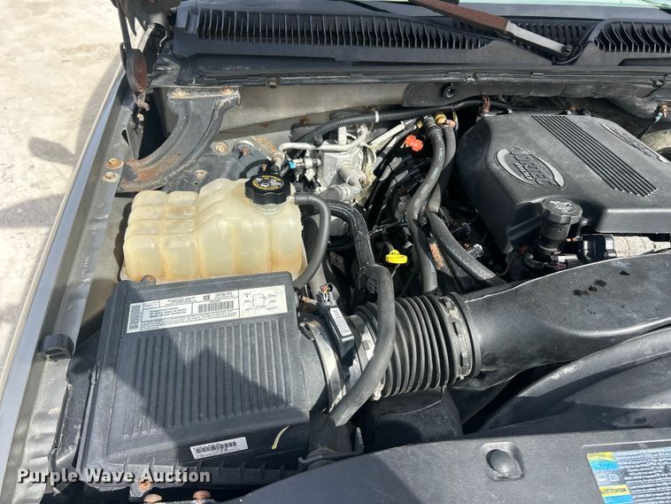 image for item FC5192 2003 Chevrolet Suburban  SUV