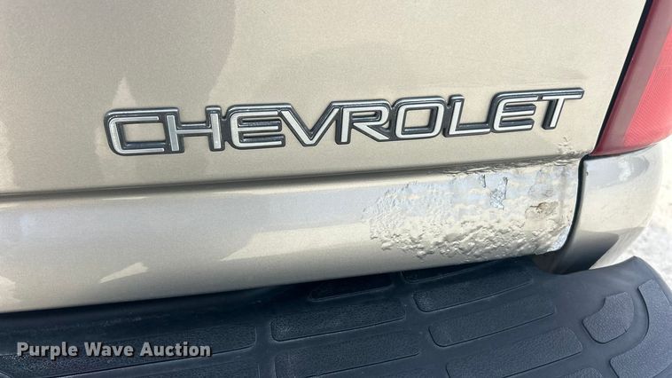 image for item FC5192 2003 Chevrolet Suburban  SUV