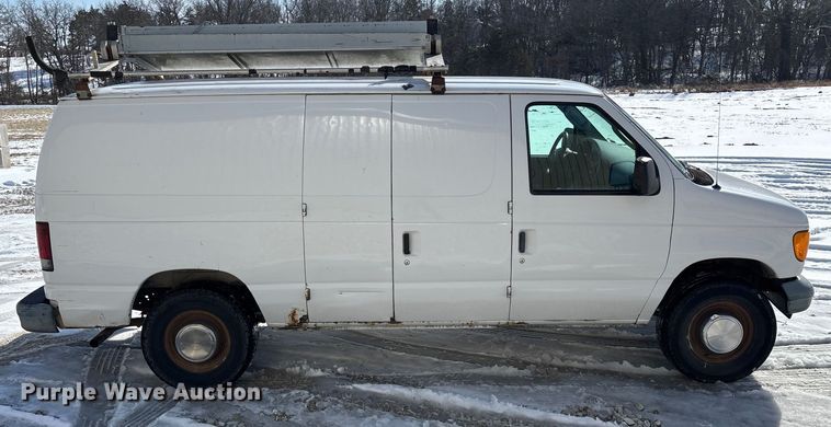 image for item FG0060 2004 Ford E250 van