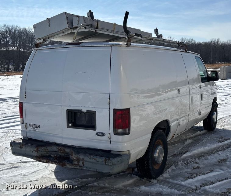 image for item FG0060 2004 Ford E250 van