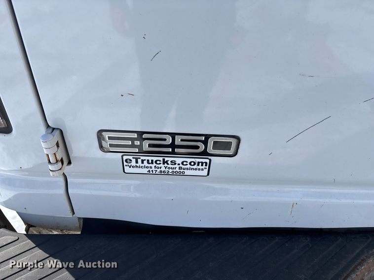 image for item FG0060 2004 Ford E250 van