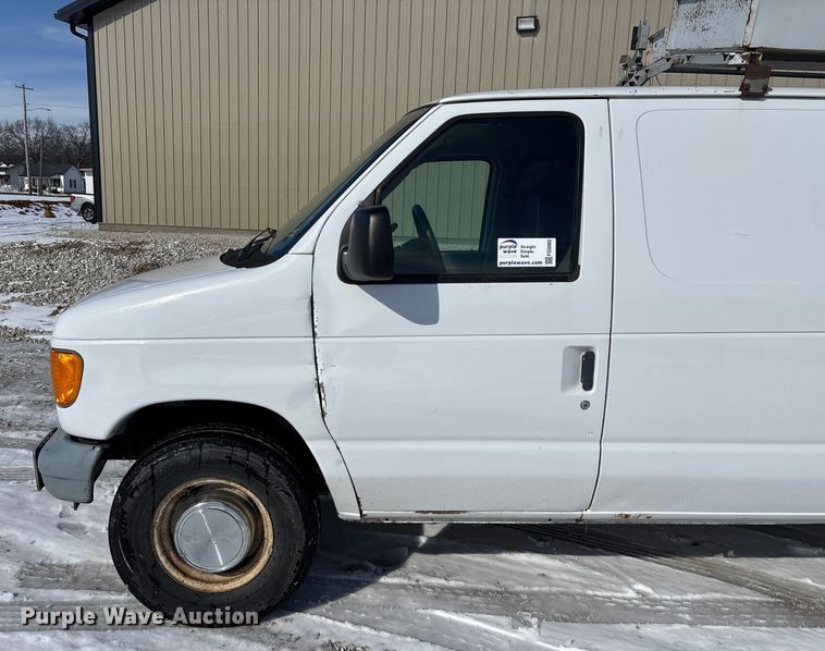 image for item FG0060 2004 Ford E250 van