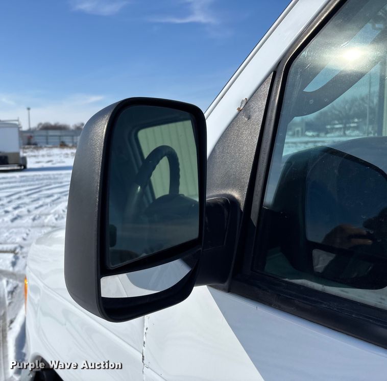 image for item FG0060 2004 Ford E250 van