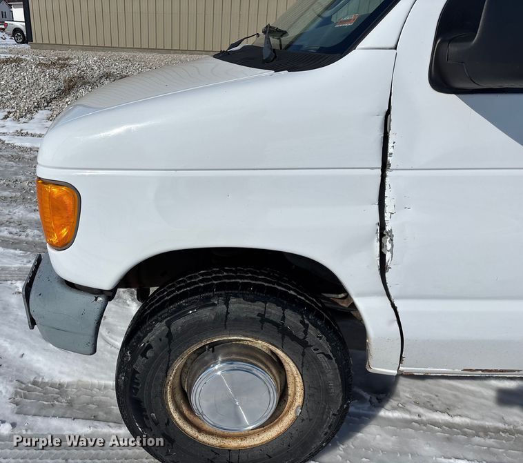 image for item FG0060 2004 Ford E250 van