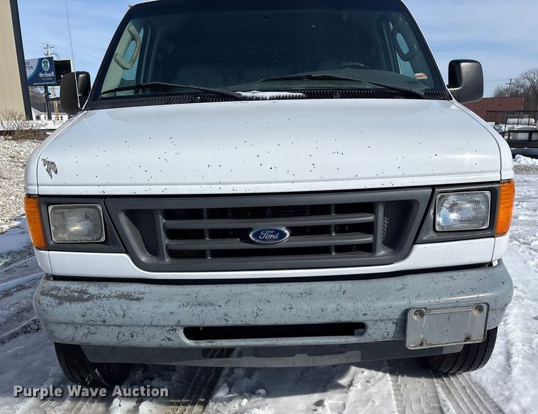 image for item FG0060 2004 Ford E250 van
