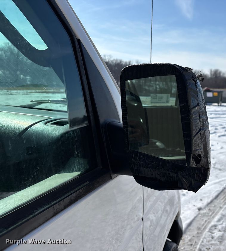 image for item FG0060 2004 Ford E250 van