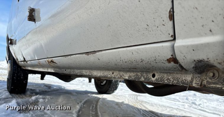 image for item FG0060 2004 Ford E250 van
