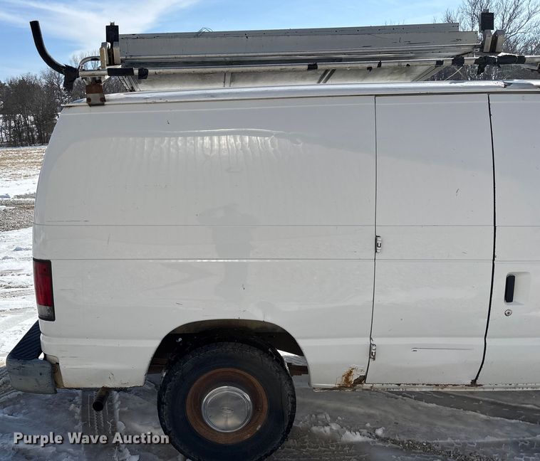 image for item FG0060 2004 Ford E250 van