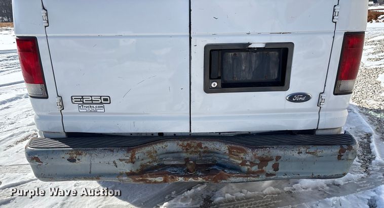 image for item FG0060 2004 Ford E250 van