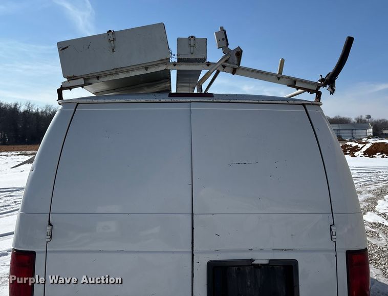 image for item FG0060 2004 Ford E250 van