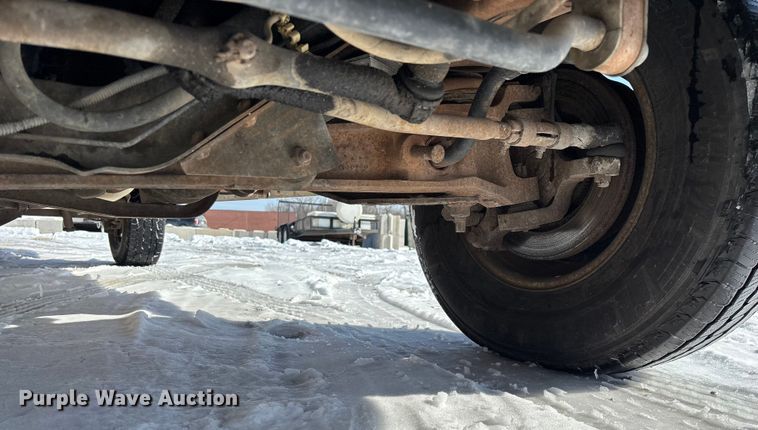 image for item FG0060 2004 Ford E250 van