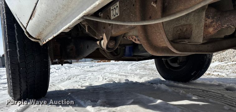 image for item FG0060 2004 Ford E250 van