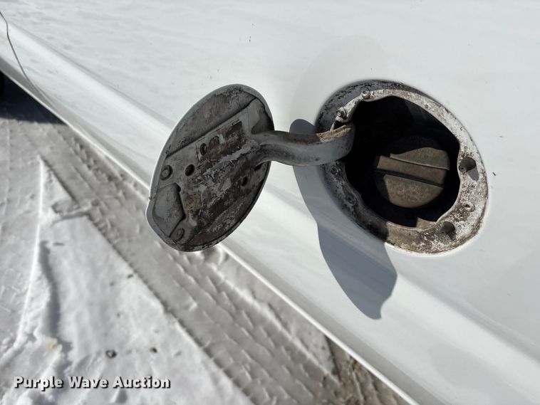 image for item FG0060 2004 Ford E250 van