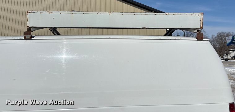 image for item FG0060 2004 Ford E250 van