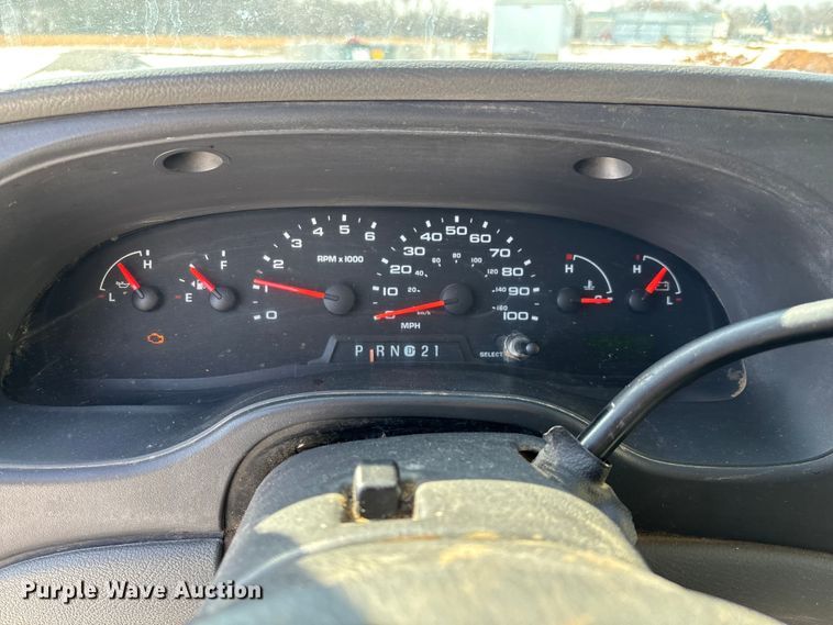 image for item FG0060 2004 Ford E250 van
