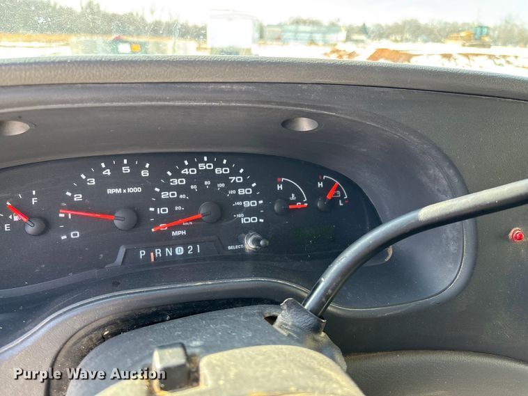 image for item FG0060 2004 Ford E250 van