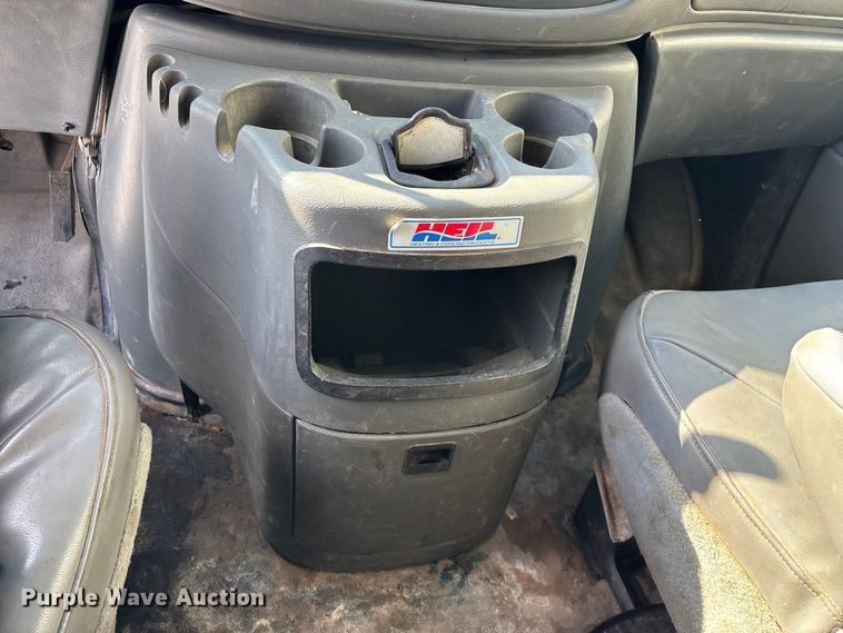 image for item FG0060 2004 Ford E250 van