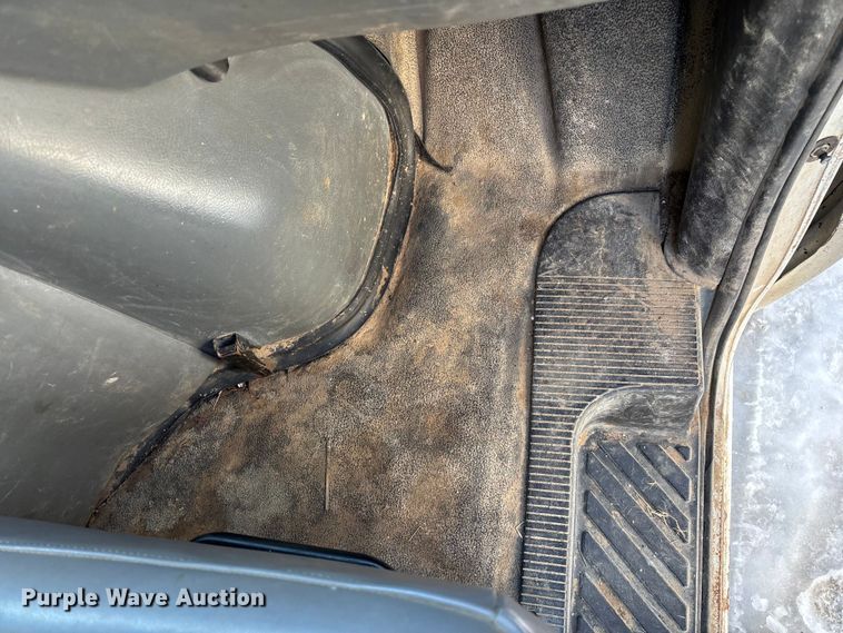 image for item FG0060 2004 Ford E250 van