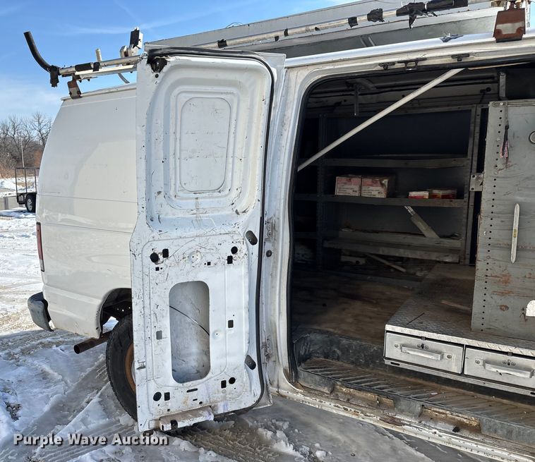 image for item FG0060 2004 Ford E250 van