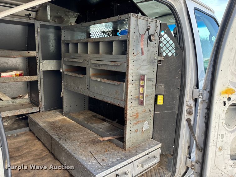 image for item FG0060 2004 Ford E250 van