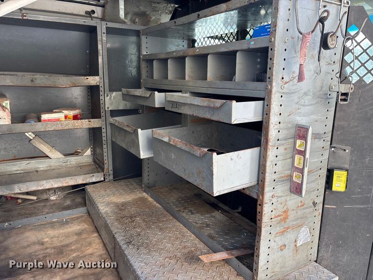 image for item FG0060 2004 Ford E250 van
