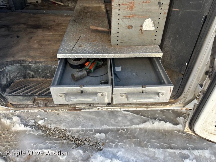 image for item FG0060 2004 Ford E250 van