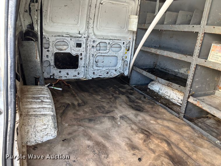 image for item FG0060 2004 Ford E250 van