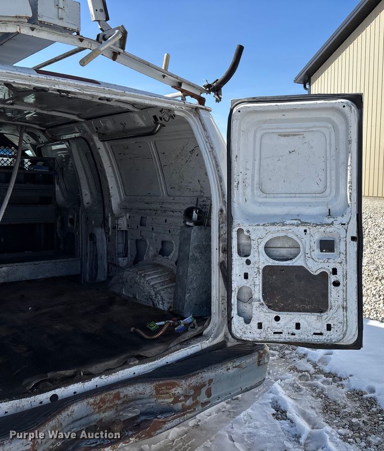 image for item FG0060 2004 Ford E250 van