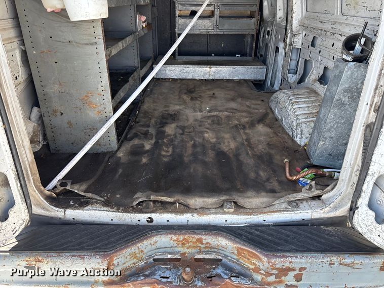 image for item FG0060 2004 Ford E250 van