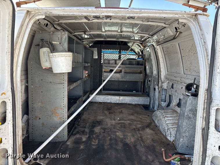 image for item FG0060 2004 Ford E250 van