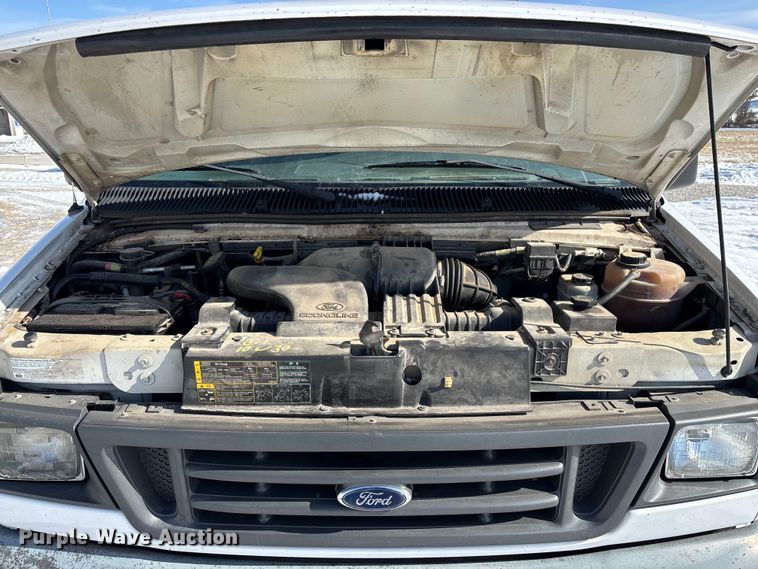 image for item FG0060 2004 Ford E250 van