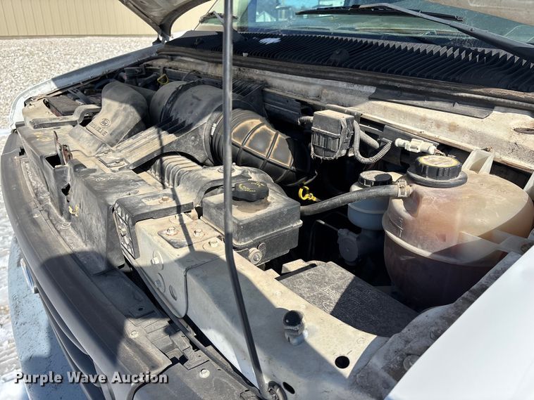 image for item FG0060 2004 Ford E250 van
