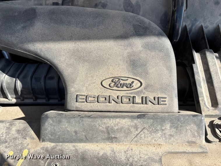 image for item FG0060 2004 Ford E250 van