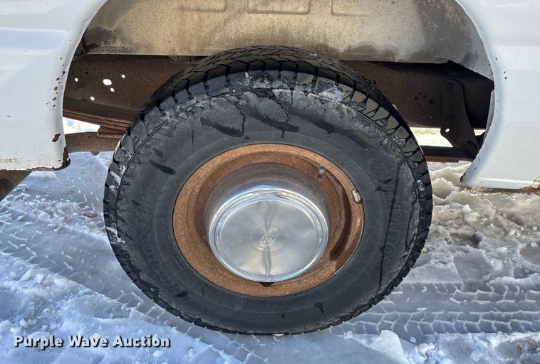 image for item FG0060 2004 Ford E250 van
