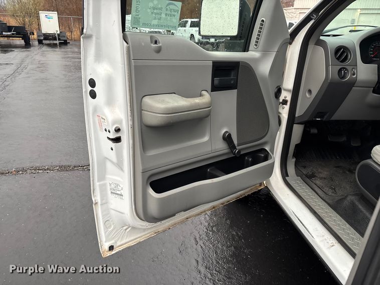 image for item FG0120 2008 Ford F150 pickup truck